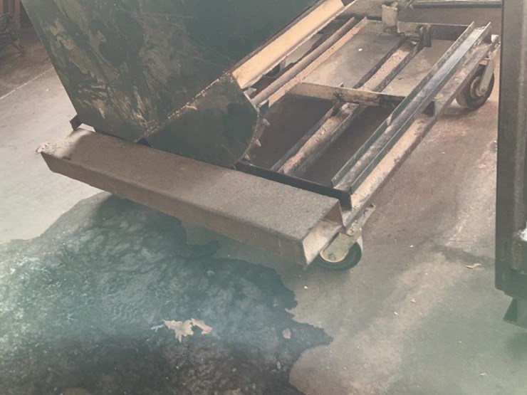 #220-•-wheeled-self-dumping-hopper-image-5