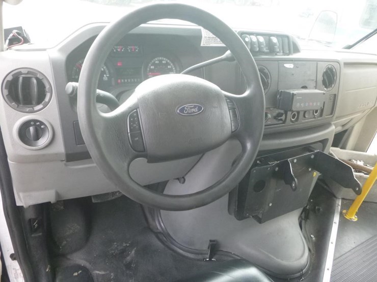 2014-ford-e450-image-9