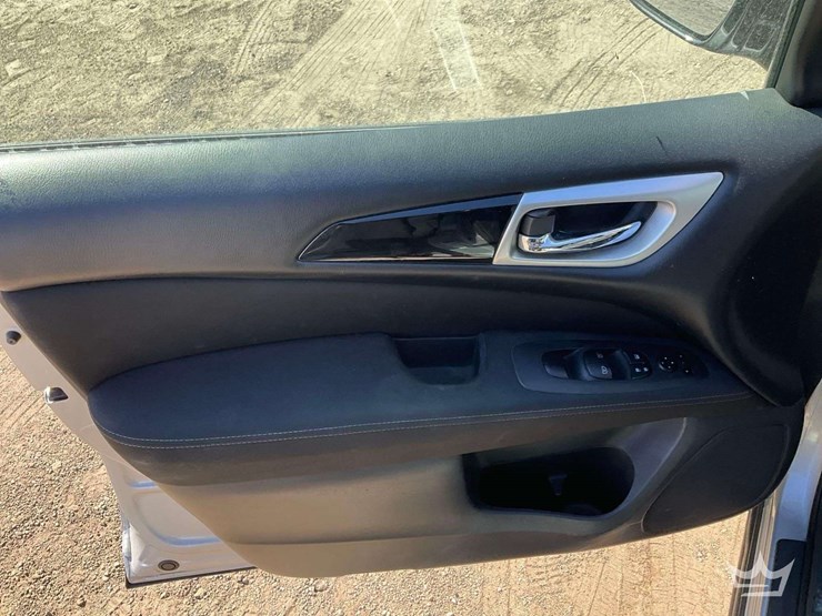 2017-nissan-pathfinder-image-11