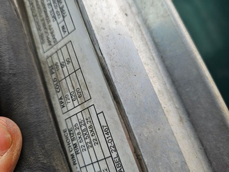 2006-peterbilt-379-image-70