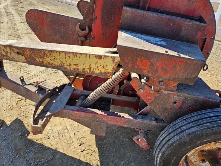 new-holland-33-image-16