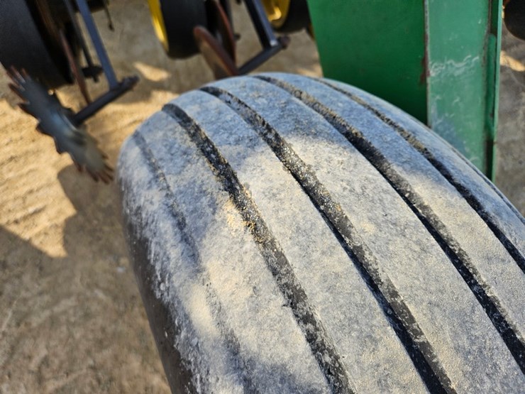 john-deere-750-image-34