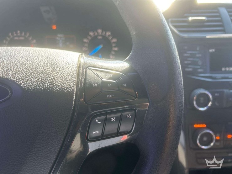 2019-ford-explorer-image-17