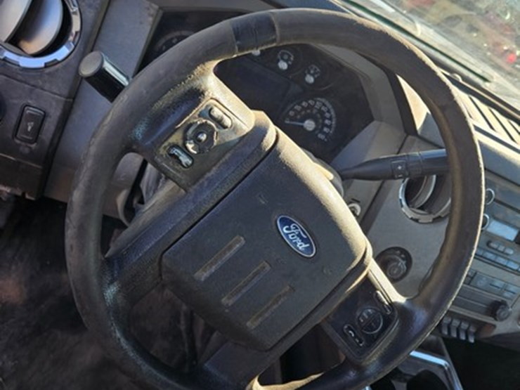 2012-ford-f350-image-19