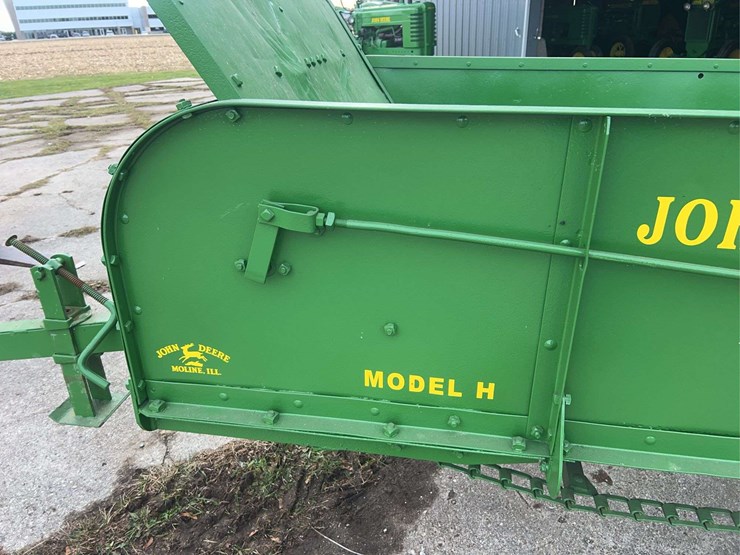 john-deere-model-h-manure-spreader-image-38