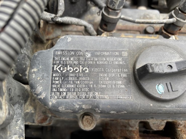 2011-kubota-rtv900-image-24