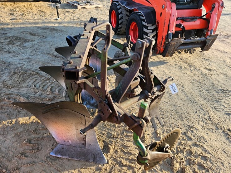 john-deere-125-image-11