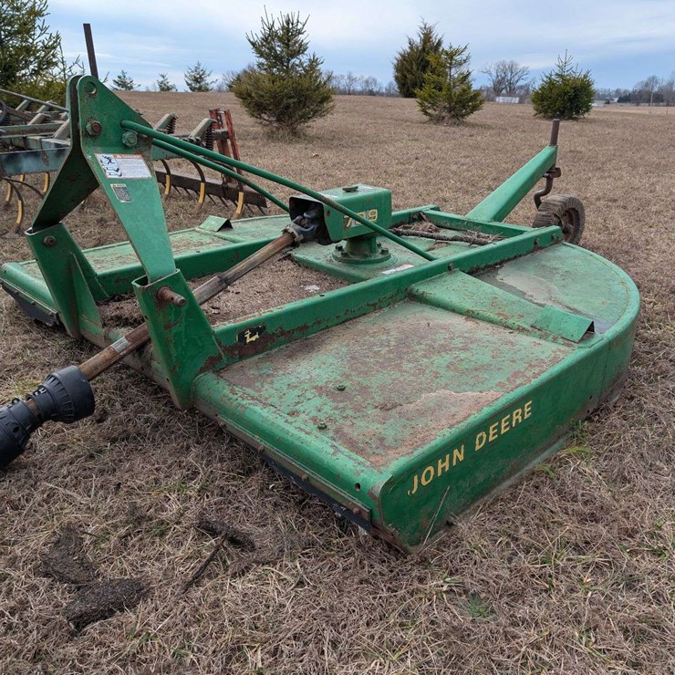 JOHN DEERE 709