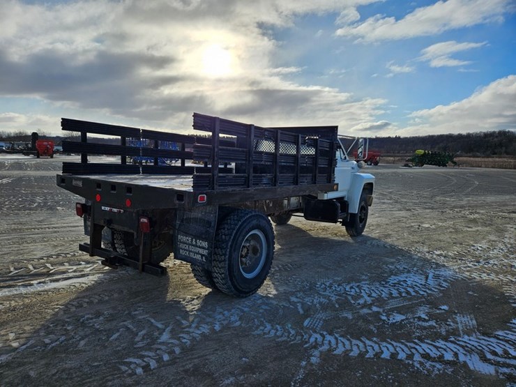 1983-ford-f800-image-5