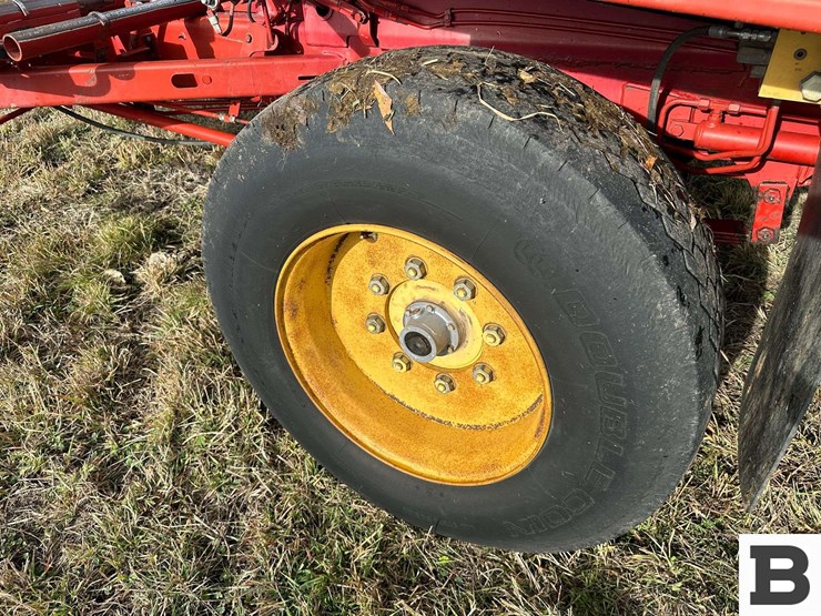 new-holland-1095-image-16