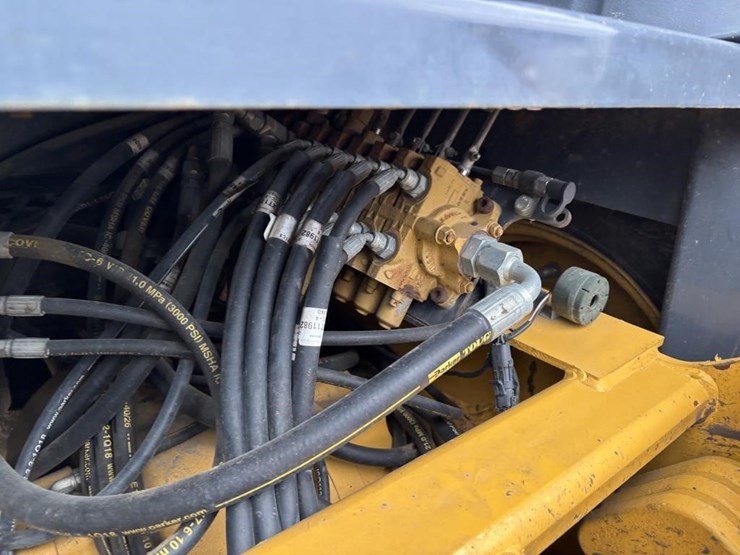 2018-deere-210lep-image-20