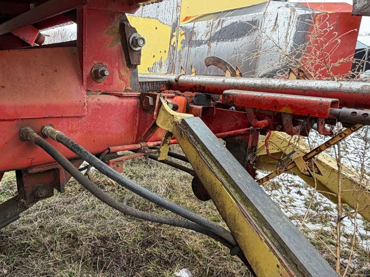 new-holland-1075-image-29