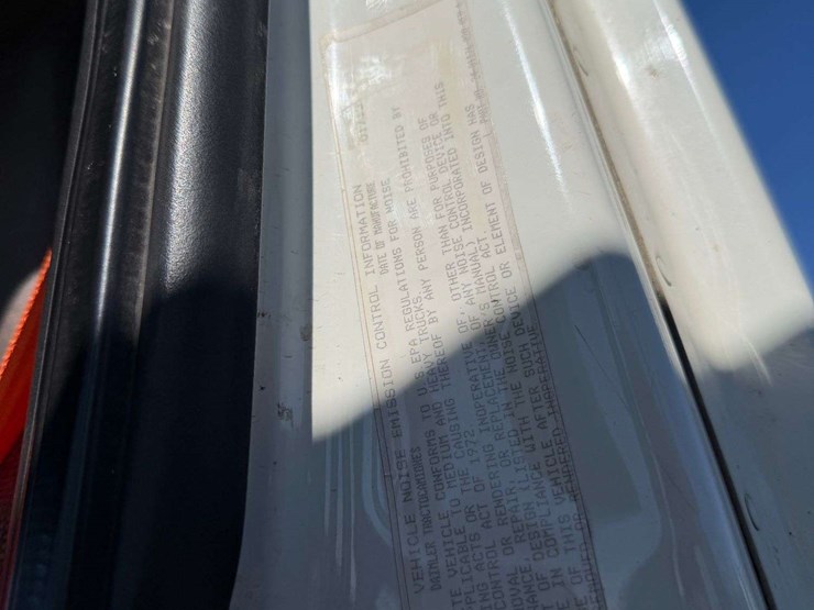 2014-freightliner-cascadia-125-image-52