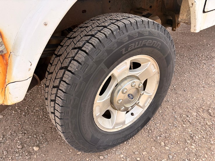 2011-ford-f350-image-27