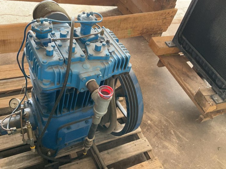 #244-•-quincy-air-compressor-image-4