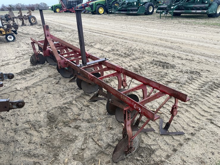 pittsburg-4-row-cultivator-image-2