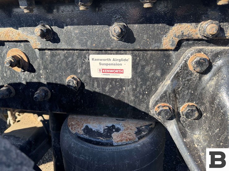 2019-kenworth-t680-image-29