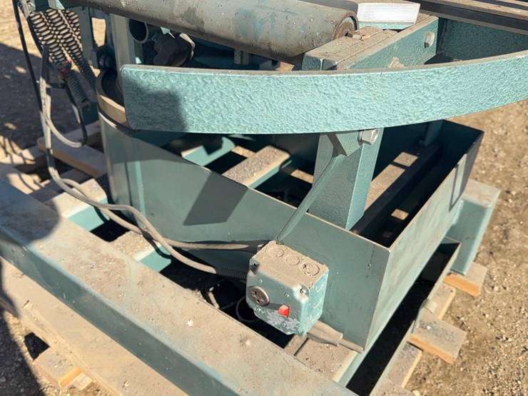 ellis-band-saw-image-10