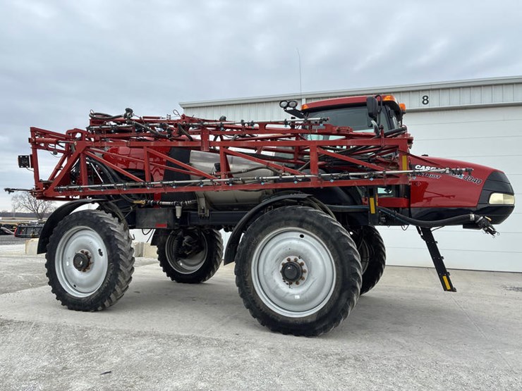 2015-case-ih-patriot-3340-image-3