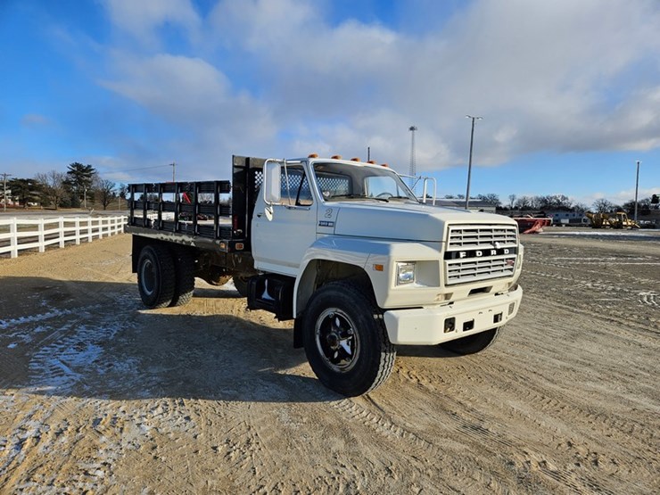 1983-ford-f800-image-7