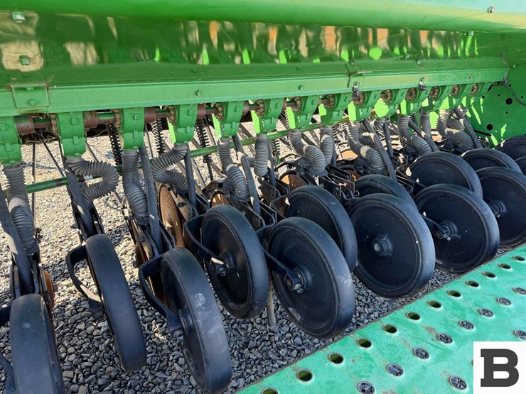 john-deere-450-image-23