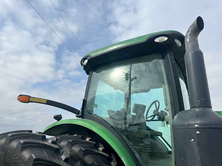 john-deere-8285r-image-40