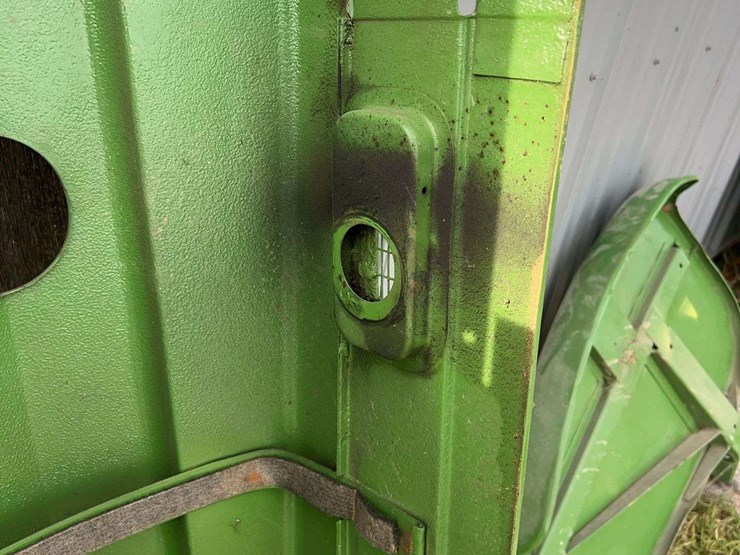 john-deere-model-h-hood-and-grille-panels-image-28