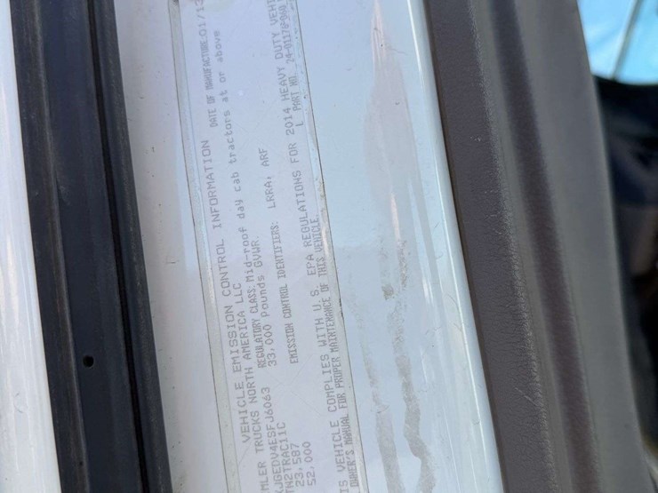 2014-freightliner-cascadia-125-image-51