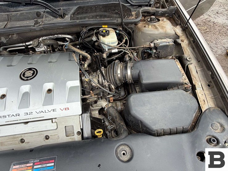 2001-cadillac-deville-sedan-image-21