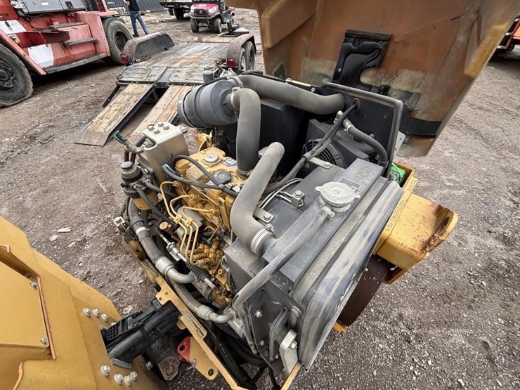 caterpillar-cb24-image-27