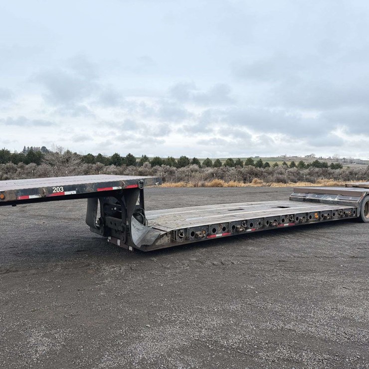 2005 Fontaine Low Bed Trailer