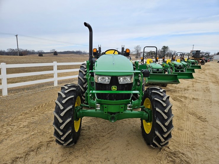 2024-john-deere-5067e-image-8