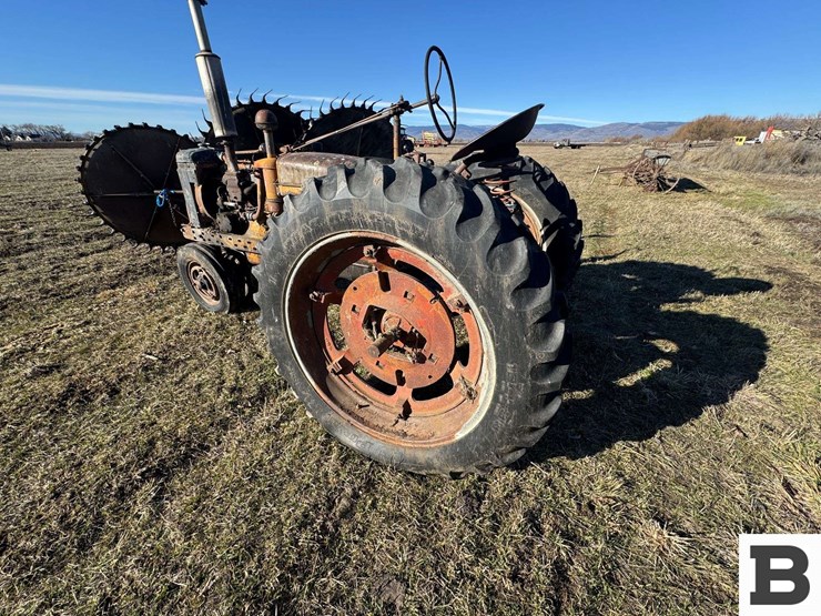 international-harvester-h-tractor-image-15