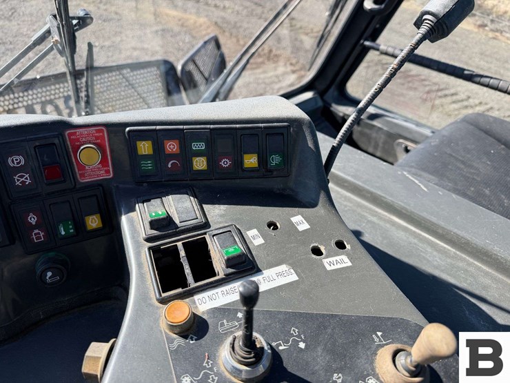 2004-bombardier-br275-image-47