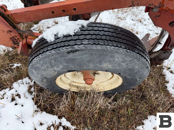 international-4-bottom-plow-image-11