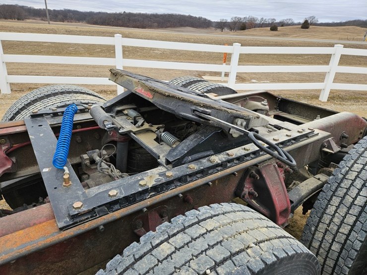 2006-peterbilt-379-image-18