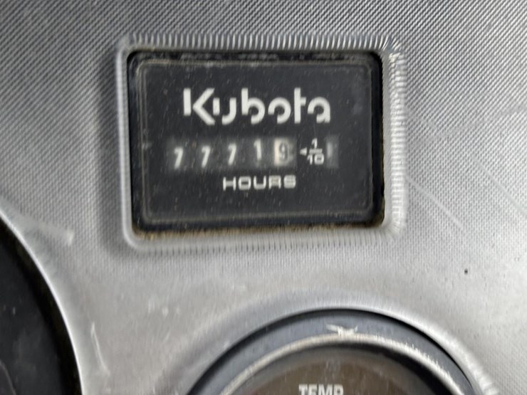 2011-kubota-rtv900-image-25