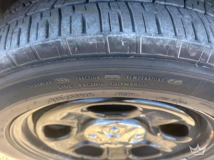 2019-ford-explorer-image-32