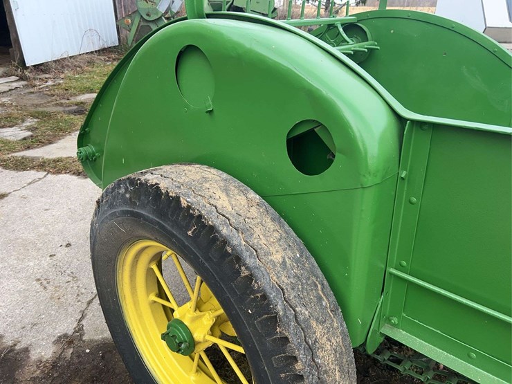 john-deere-model-h-manure-spreader-image-14