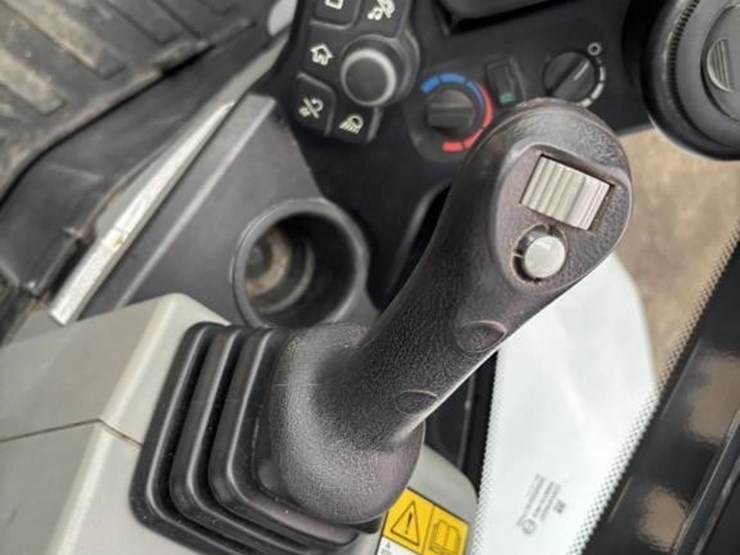 2021-bobcat-e60-image-33