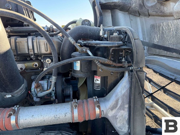 2019-freightliner-cascadia-126-image-51