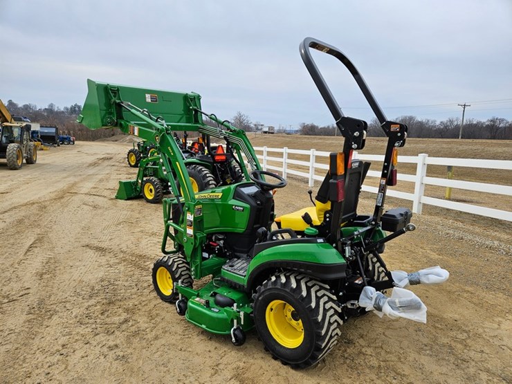 2024-john-deere-1025r-image-11
