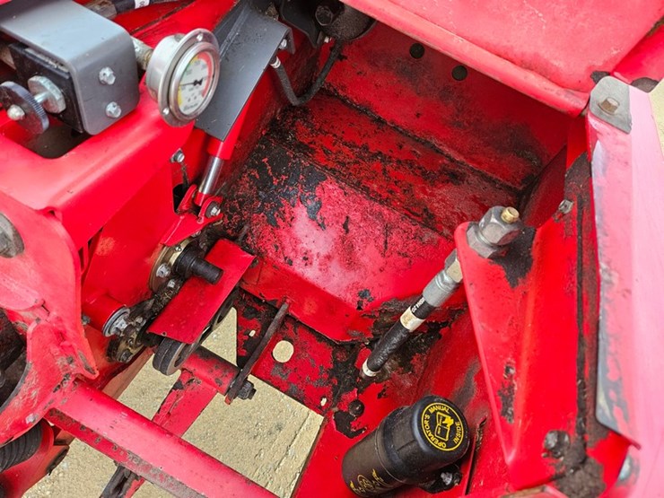 massey-ferguson-1383-image-33