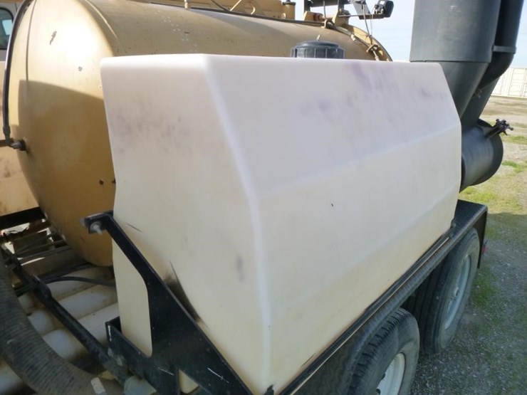 2013-vermeer-v500-image-16