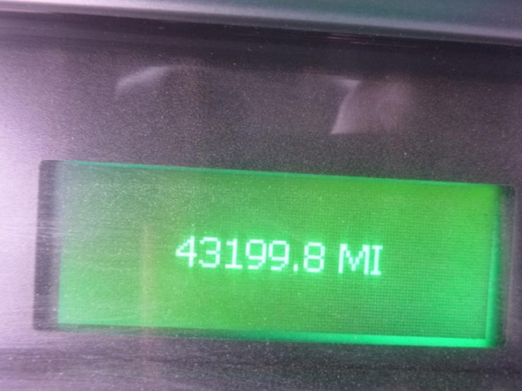 2017-freightliner-m2-106-image-26