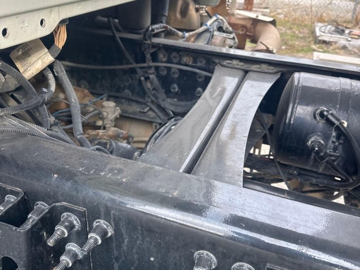 2019-mack-gr64b-quad/a-dump-truck-image-13