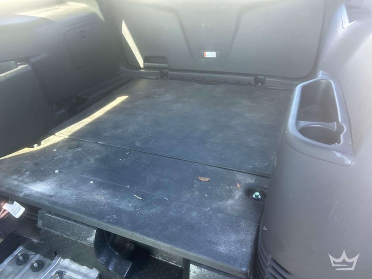 2019-ford-explorer-image-26