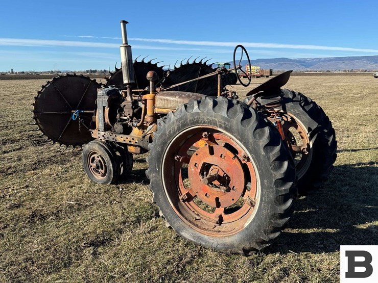 international-harvester-h-tractor-image-3