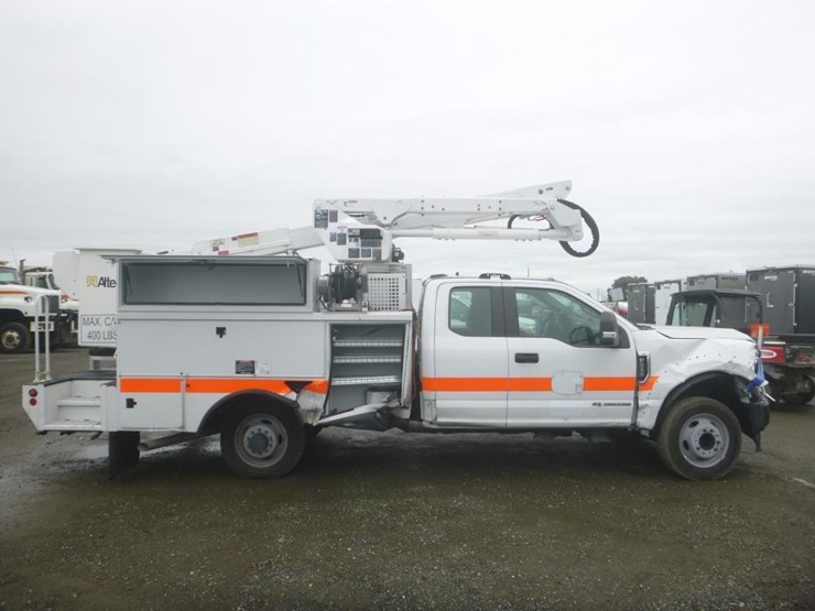 2022-ford-f550-image-7