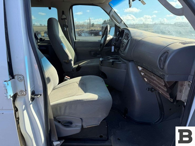 2006-ford-econoline-350-image-23
